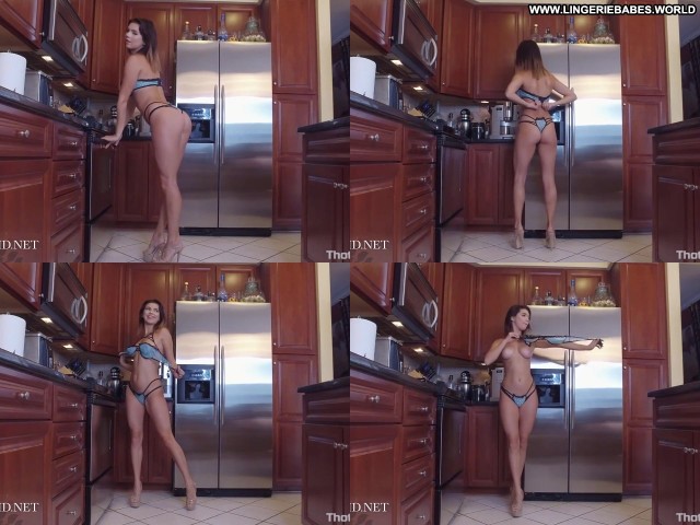 35691-dare-taylor-view-lingerie-strip-leaked-video-influencer-big-tits